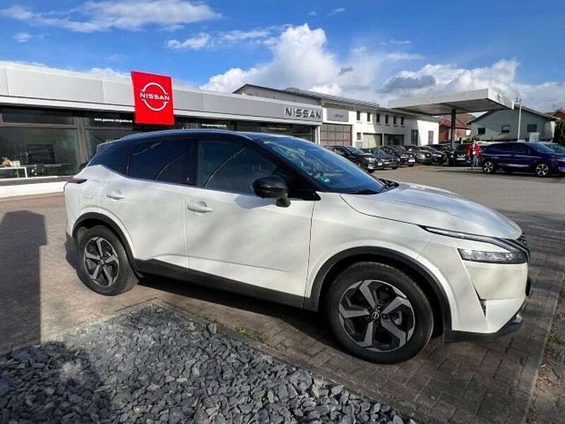 Nissan Qashqai N-Connecta MY22 1.3 DIG-T MHEV 158 PS 4x