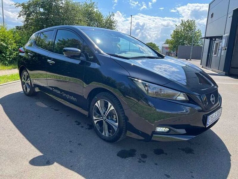 Nissan Leaf Tekna ZE1 MY22 122 PS