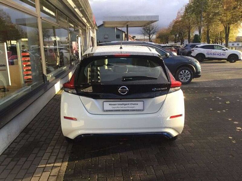 Nissan Leaf Acenta MY21 110 kwh 150 PS Lenkradheizung